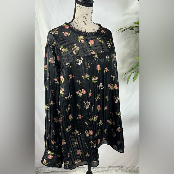 ModCloth Black Accentuated Ease Floral Metallic High Neck Long Sleeve Blouse, 4X - Picture 4 of 11